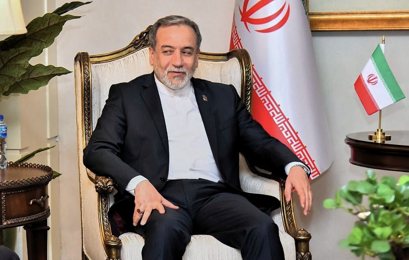 Επιστρέφει στο Πακιστάν ο ιρανός ΥΠΕΞ Αμπάς Αραγτσί μετά τις συνομιλίες με τον ηγέτη του Ομάν