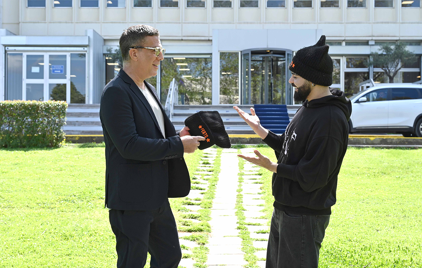 Eurovision 2026: Ο Akylas συνάντησε τον Ζέλικο Γιοκσίμοβιτς στο Ραδιομέγαρο της ΕΡΤ