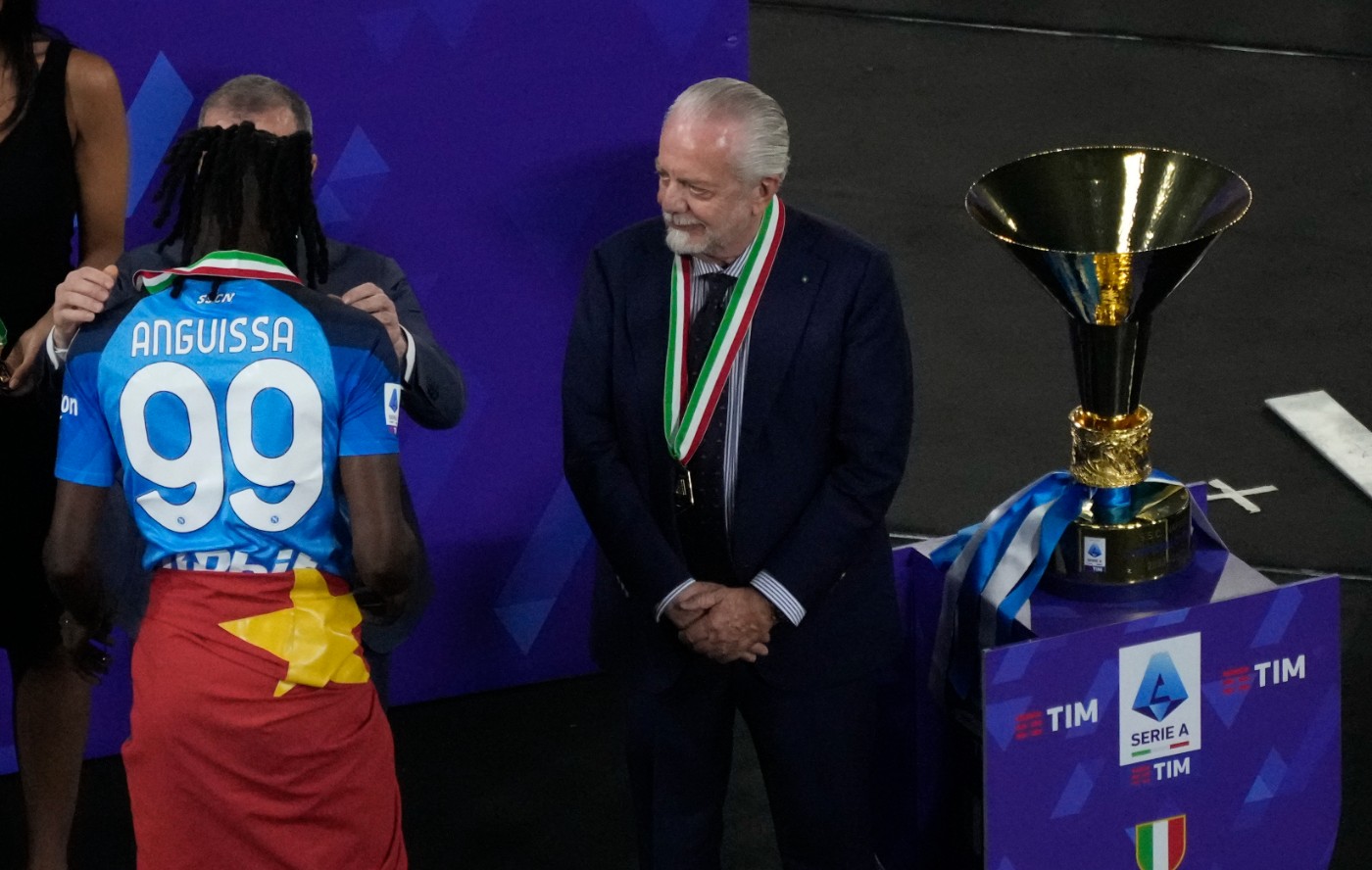 Οι ριζοσπαστικές ιδέες του Ντε Λαουρέντις: λιγότερος χρόνος, χωρίς κάρτες και… «όχι μικρές ομάδες»