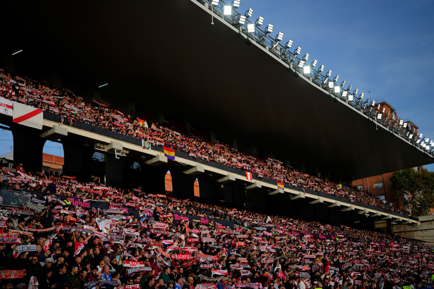 Ράγιο Βαγιεκάνο: Ξεσηκωμός στους φιλάθλους για την ρεβάνς με την ΑΕΚ