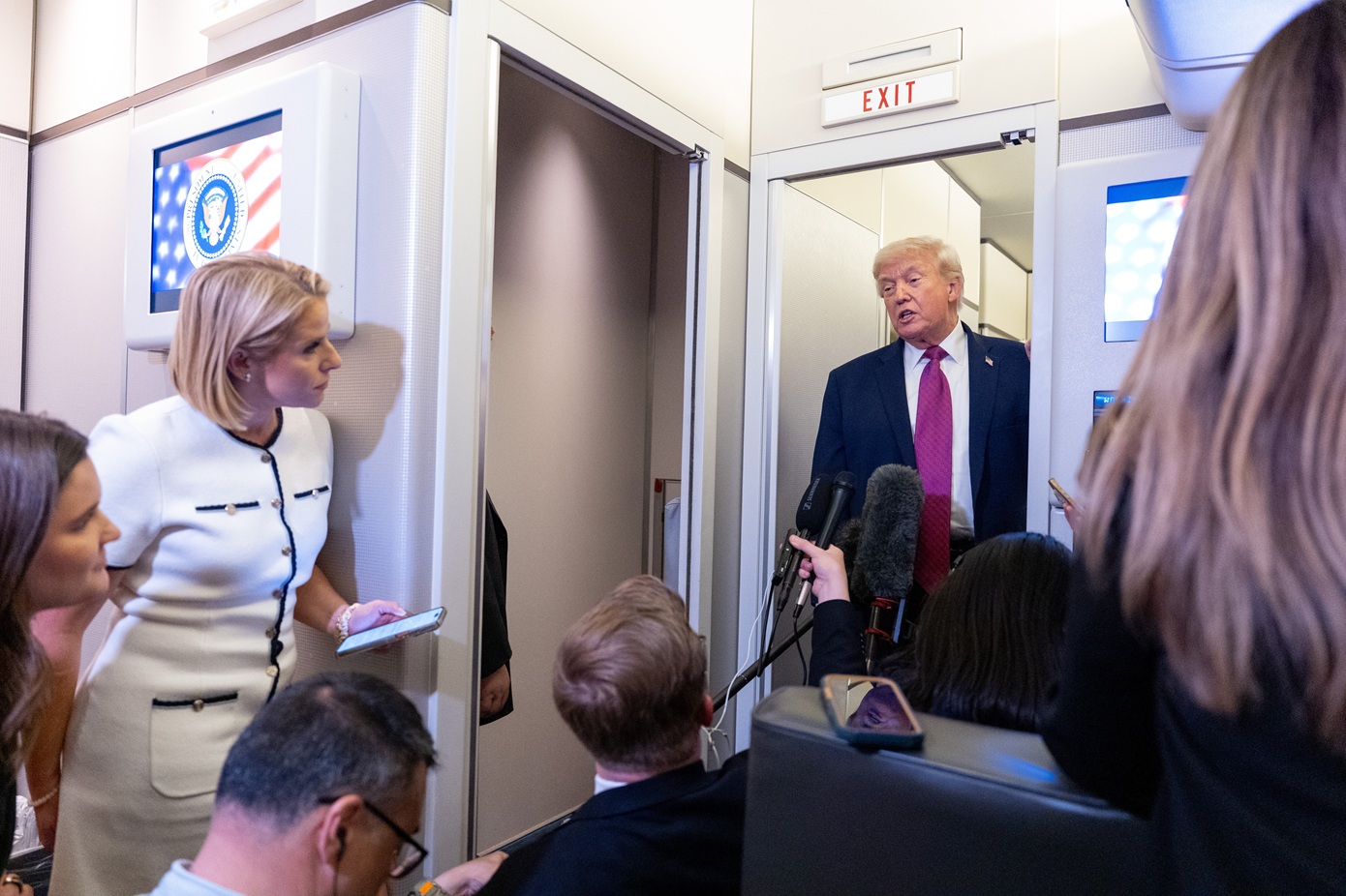 Τραμπ: Τέλος η εκεχειρία με το Ιράν αν δεν υπάρξει συμφωνία μέχρι Τετάρτη &#8211; «Ίσως αρχίσουμε ξανά να ρίχνουμε βόμβες»