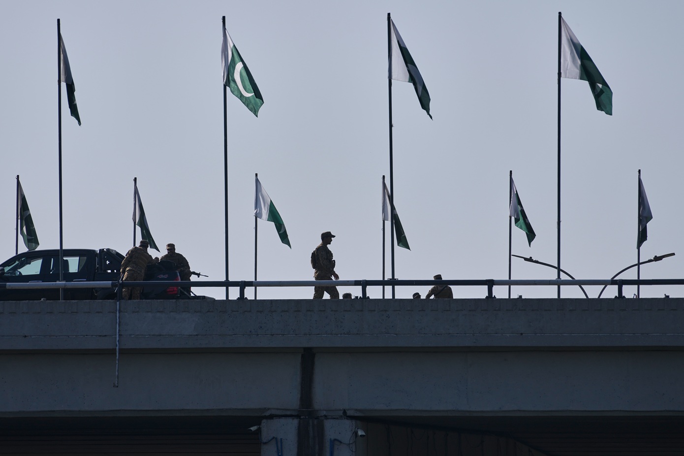 Τα βλέμματα στο Ισλαμαμπάντ: Εύθραυστες ελπίδες για τις συνομιλίες ΗΠΑ–Ιράν την ώρα που ο πόλεμος στον Λίβανο κλιμακώνεται