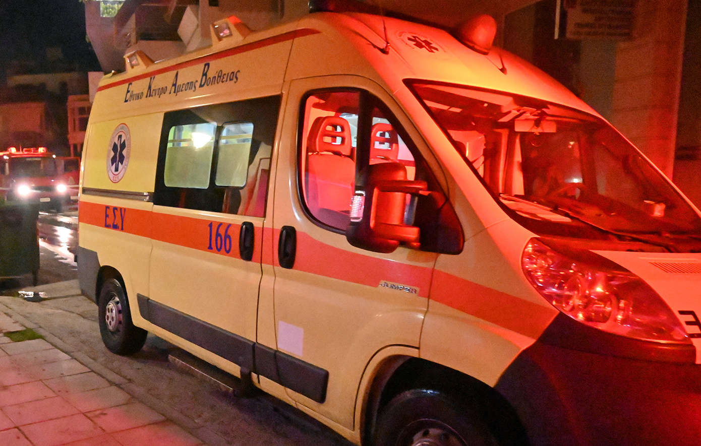 Μοναστηράκι: Πτώση γυναίκας από τον 6ο όροφο πολυκατοικίας στην οδό Αθηνάς – Μεταφέρθηκε στο ΚΑΤ