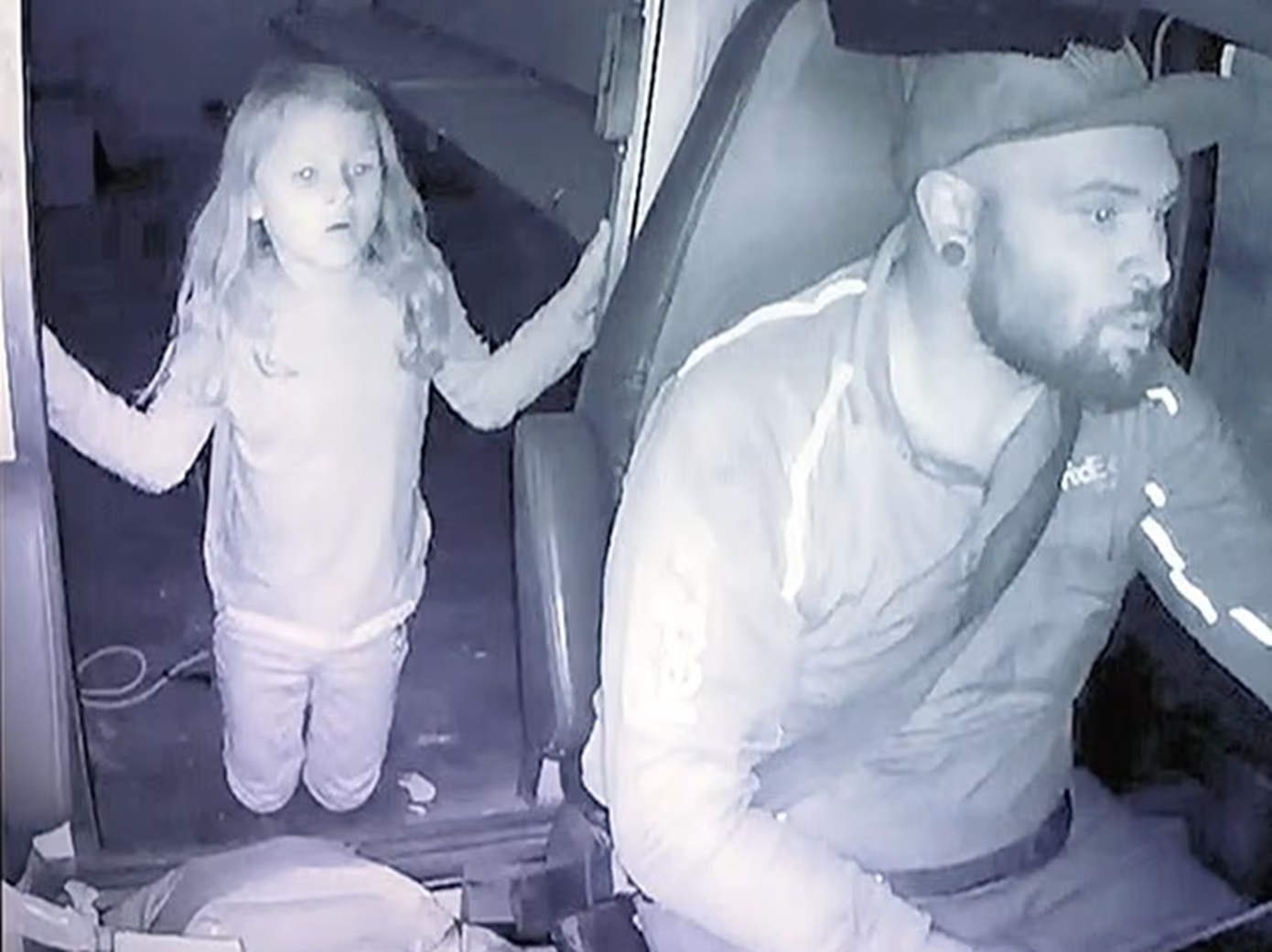 Ανατριχιαστική φωτογραφία δείχνει τις τελευταίες στιγμές 7χρονης που απήγαγε και σκότωσε διανομέας στο Τέξας