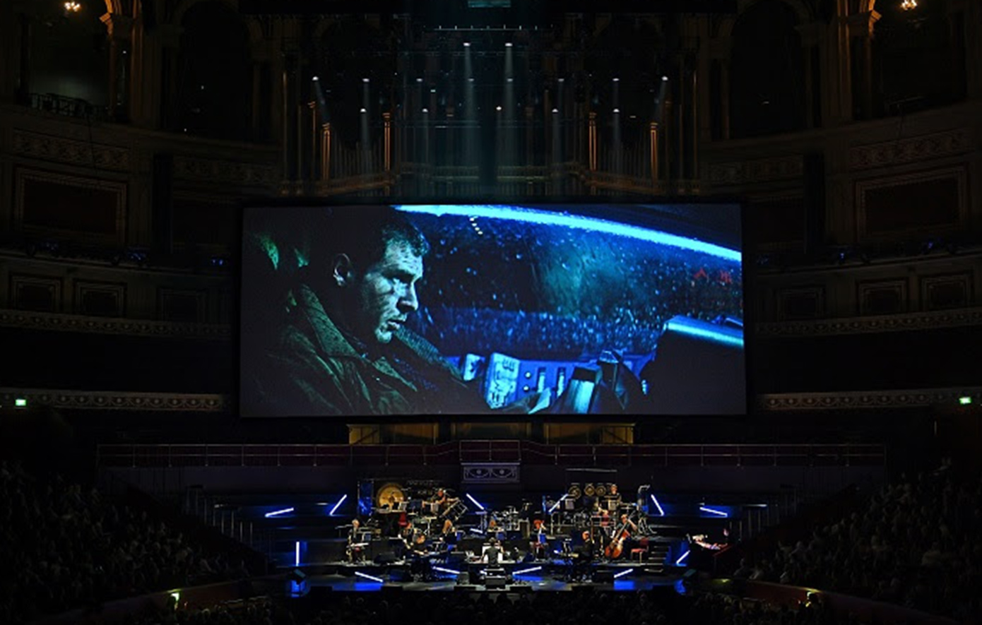 Το σύμπαν του Blade Runner θα ζωντανέψει στο Ηρώδειο, με τη θρυλική μουσική του Vangelis να αντηχεί στον ιστορικό χώρο