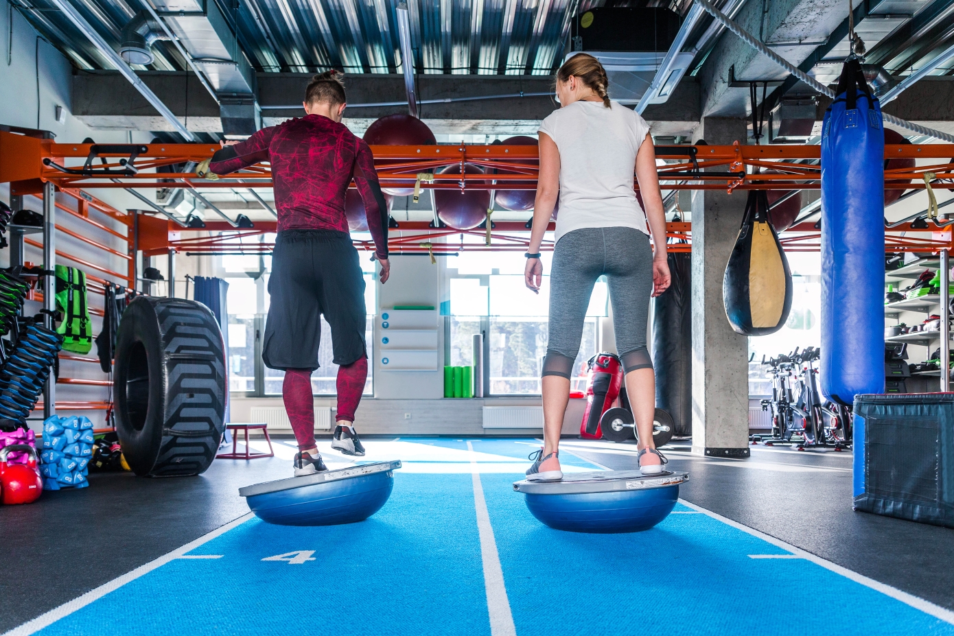 6 αντισυμβατικές ασκήσεις ισορροπίας που γυμνάζουν ταυτόχρονα και μυαλό και σώμα