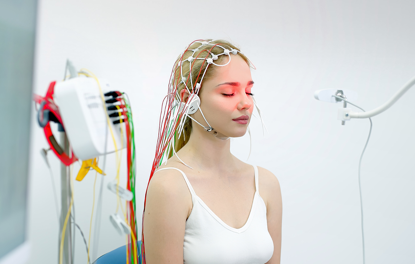 Επανάσταση στην ιατρική τεχνολογία: Σύστημα EEG λειτουργεί μόνο με τη θερμότητα του ανθρώπου