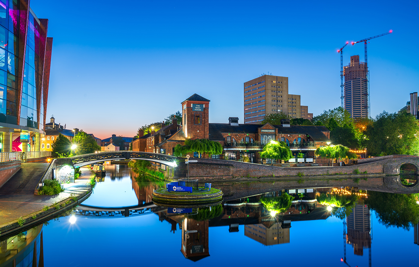 Μπέρμιγχαμ: Το ταξίδι στην πόλη του Όζι Όσμπορν και του «Τόμι Σέλμπι» είναι άλλη εμπειρία