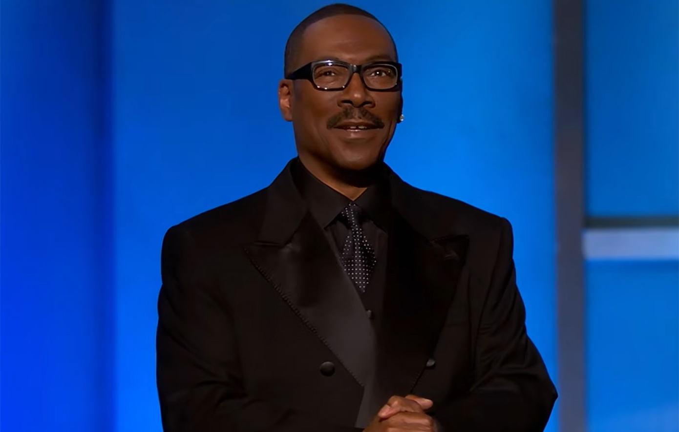 Συγκίνηση και παρατεταμένο χειροκρότημα στον Έντι Μέρφι &#8211; Παρέλαβε βραβείο για το σύνολο του έργου του