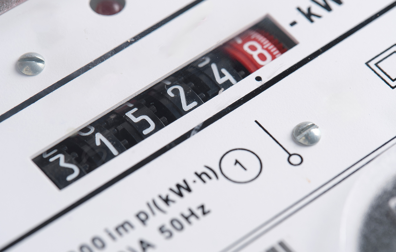 «Φως» για μια ζωή: Ρεύμα δωρεάν μέχρι το 2048 σε τρεις μονογονεϊκές οικογένειες από τον Δήμο Αθηναίων