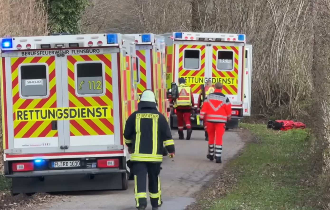 Ένα κυνήγι πασχαλινών αυγών με τραγικό τέλος: Δέντρο καταπλάκωσε μητέρες και παιδιά που συμμετείχαν στο έθιμο &#8211; Τρεις νεκροί