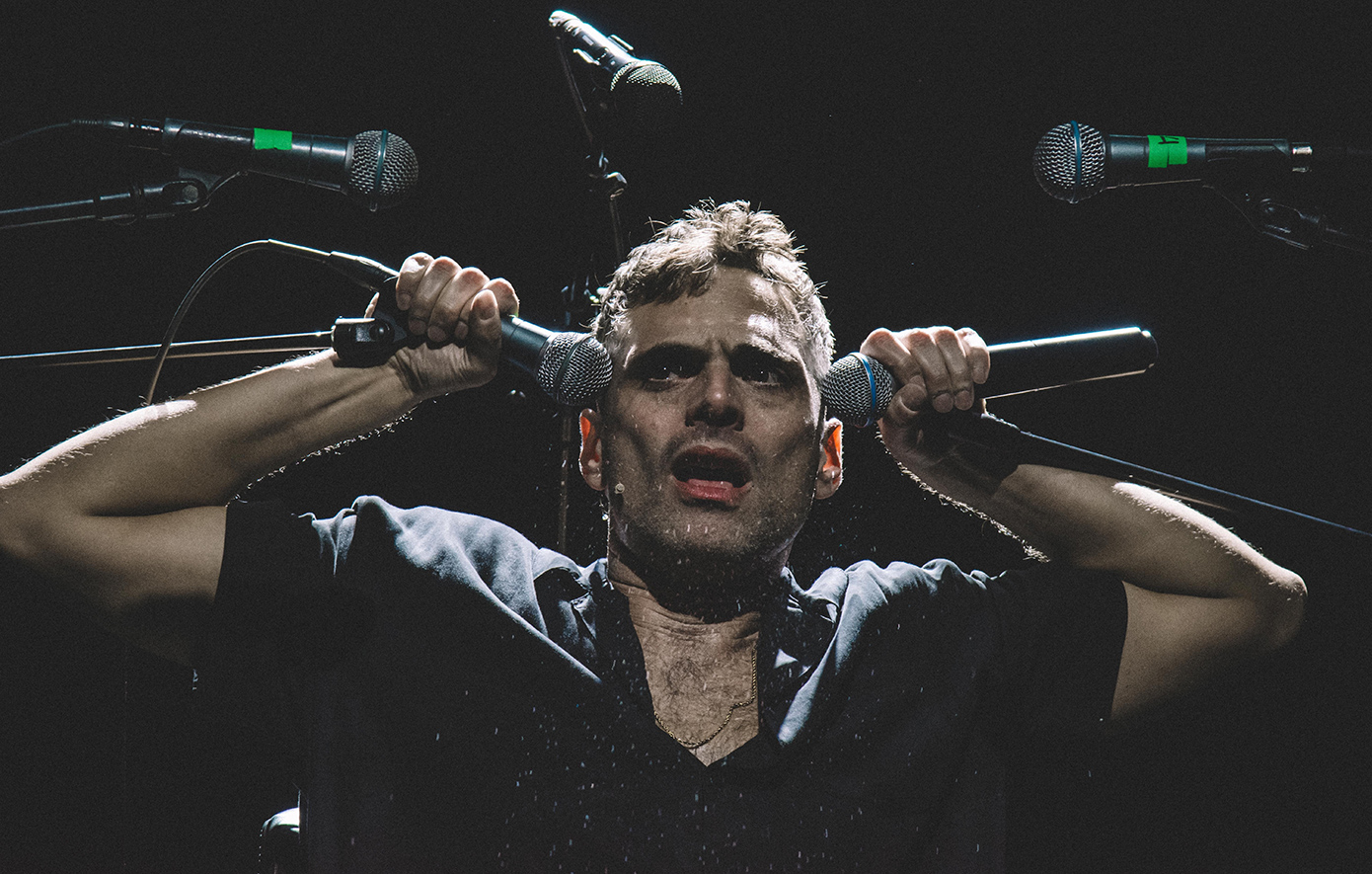 «1984»: Η παράσταση-εμπειρία του Γιώργου Παπαγεωργίου που καθήλωσε το κοινό θα επιστρέψει για δεύτερη σεζόν