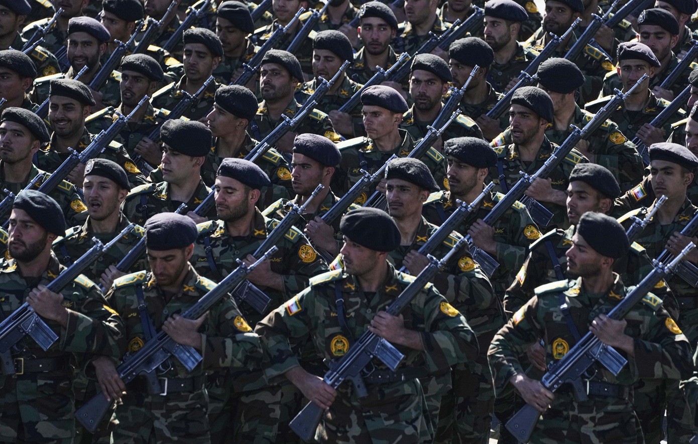 Ιράν σε ΗΠΑ: «Επτά εκατομμύρια Ιρανοί σας περιμένουμε έτοιμοι και οπλισμένοι»