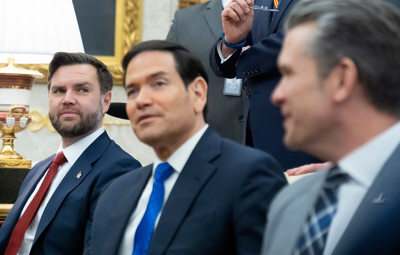 Ανατροπή στον Λευκό Οίκο: Ο Μάρκο Ρούμπιο αφήνει πίσω τον Βανς και γίνεται ο ισχυρός άνδρας του Τραμπ εν μέσω κρίσης