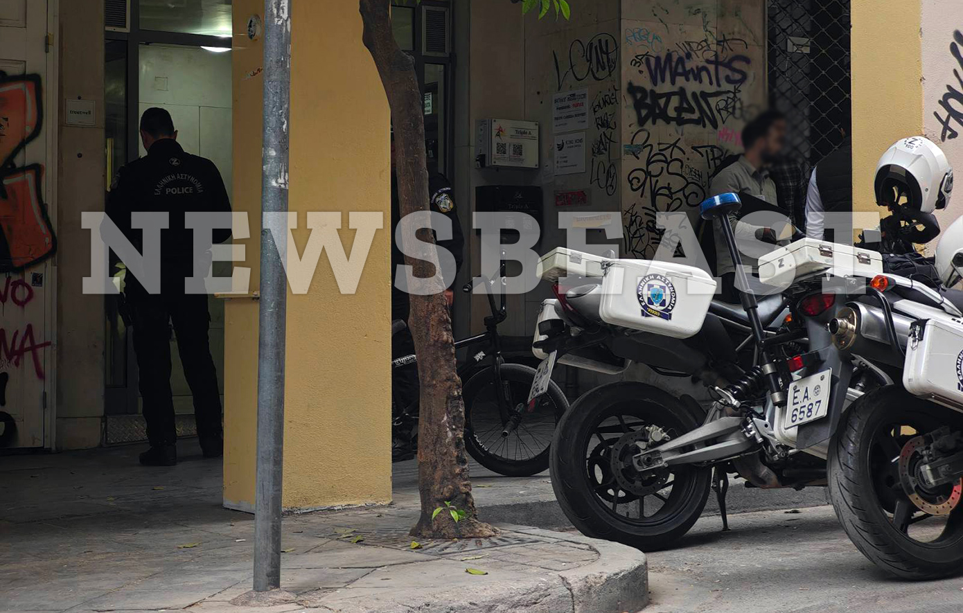 Θρίλερ με νεκρή γυναίκα σε ακάλυπτο πολυκατοικίας στο κέντρο της Αθήνας, έπεσε στο κενό από Airbnb &#8211; «Ξύπνησα στις 04:20 από κραυγές»