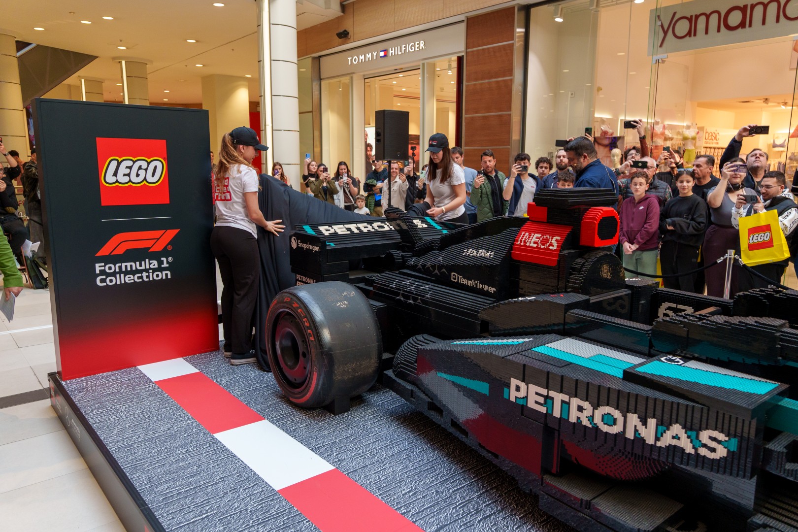 Στην Ελλάδα το μονοθέσιο LEGO Mercedes-AMG Petronas F1