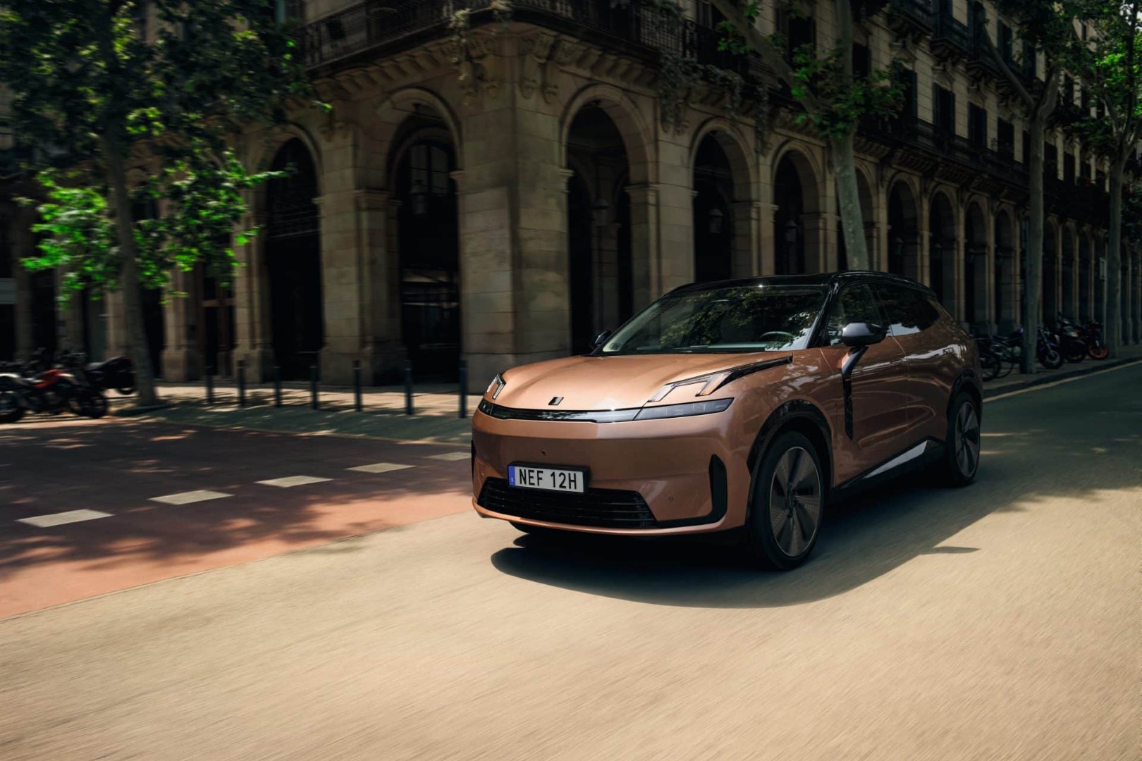 Lynk &amp; Co 08: Διαμορφώνει το μέλλον με τον τρόπο του