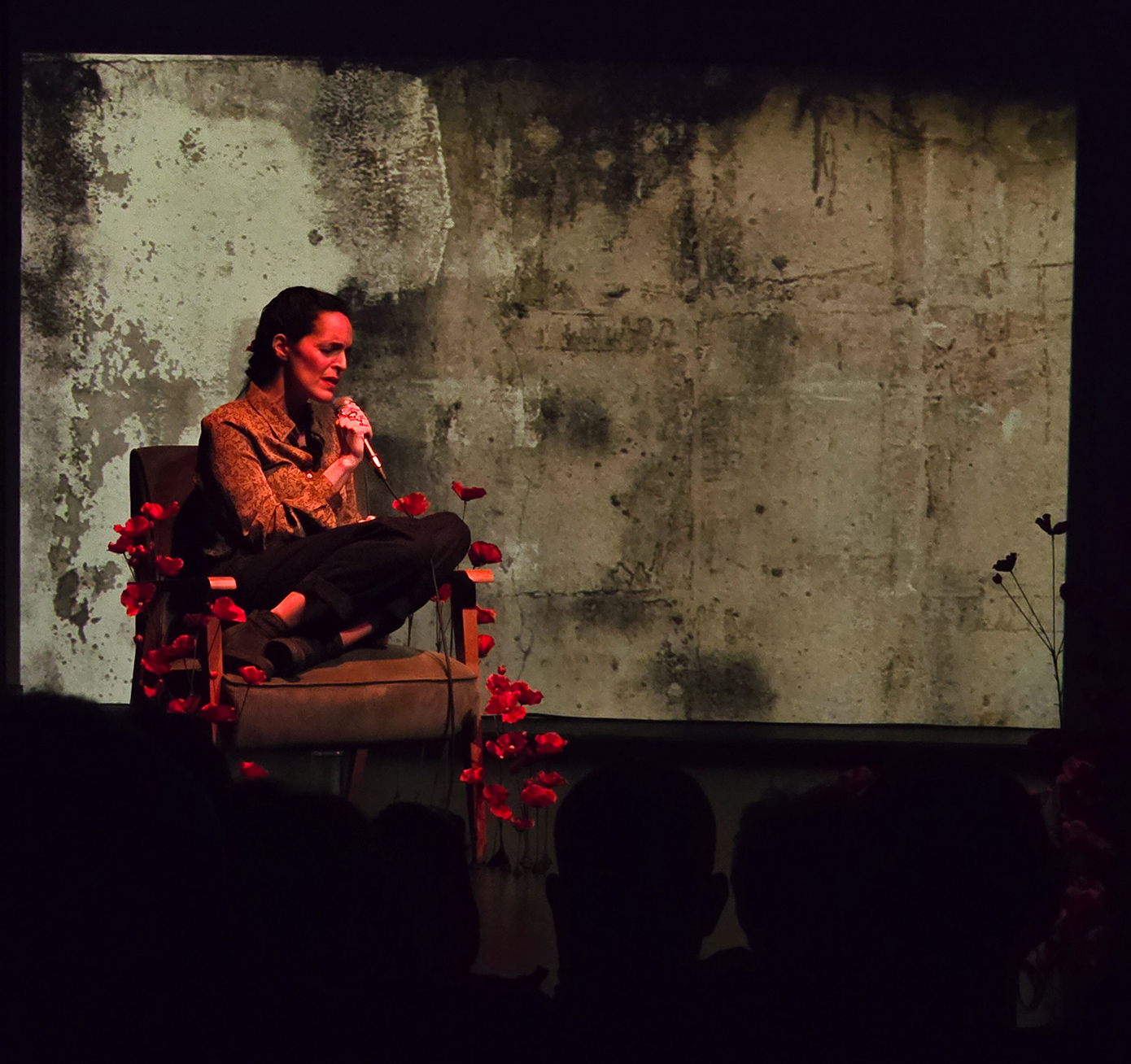 Μια βραδιά μουσικής και σιωπής με τα «Τραγούδια για τον πόνο του ανθρώπου και των πραγμάτων» με τη Χριστίνα Μαξούρη