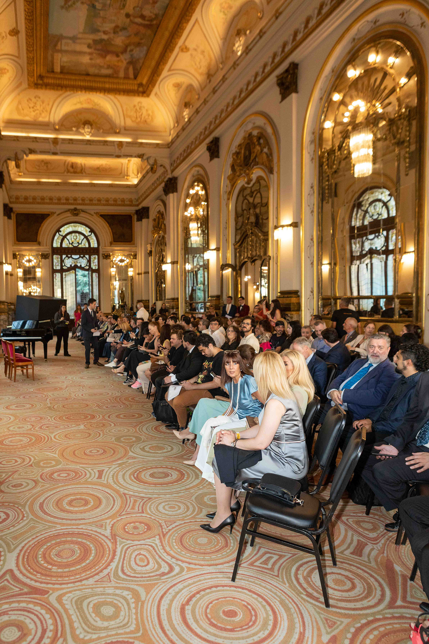 Νίκος Φλώρος Νίκος Φλώρος