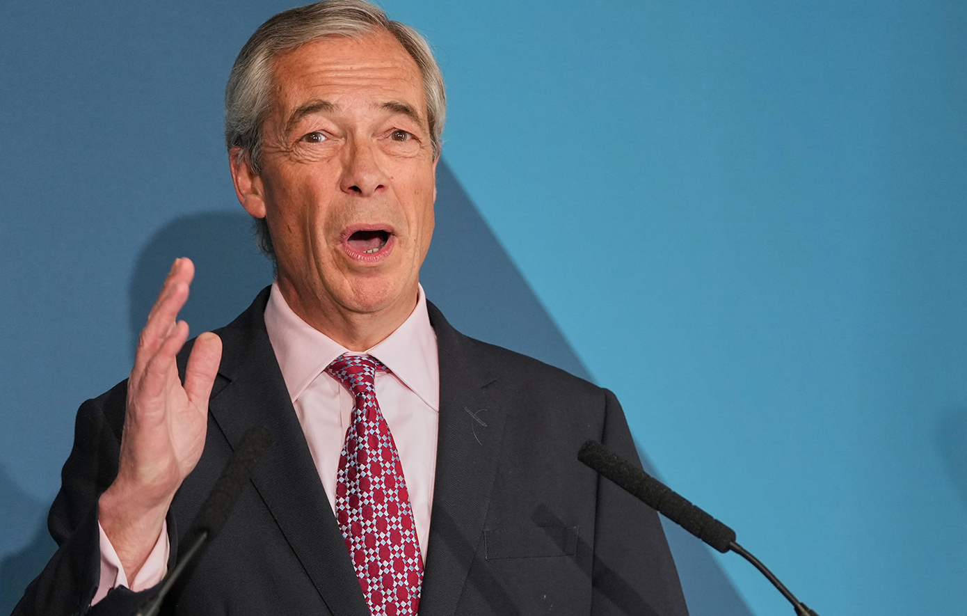 Σκάνδαλο στη Βρετανία: Ο Φάρατζ  κατηγορείται ότι απέκρυψε εκατομμύρια από «κρυπτο-δισεκατομμυριούχο»