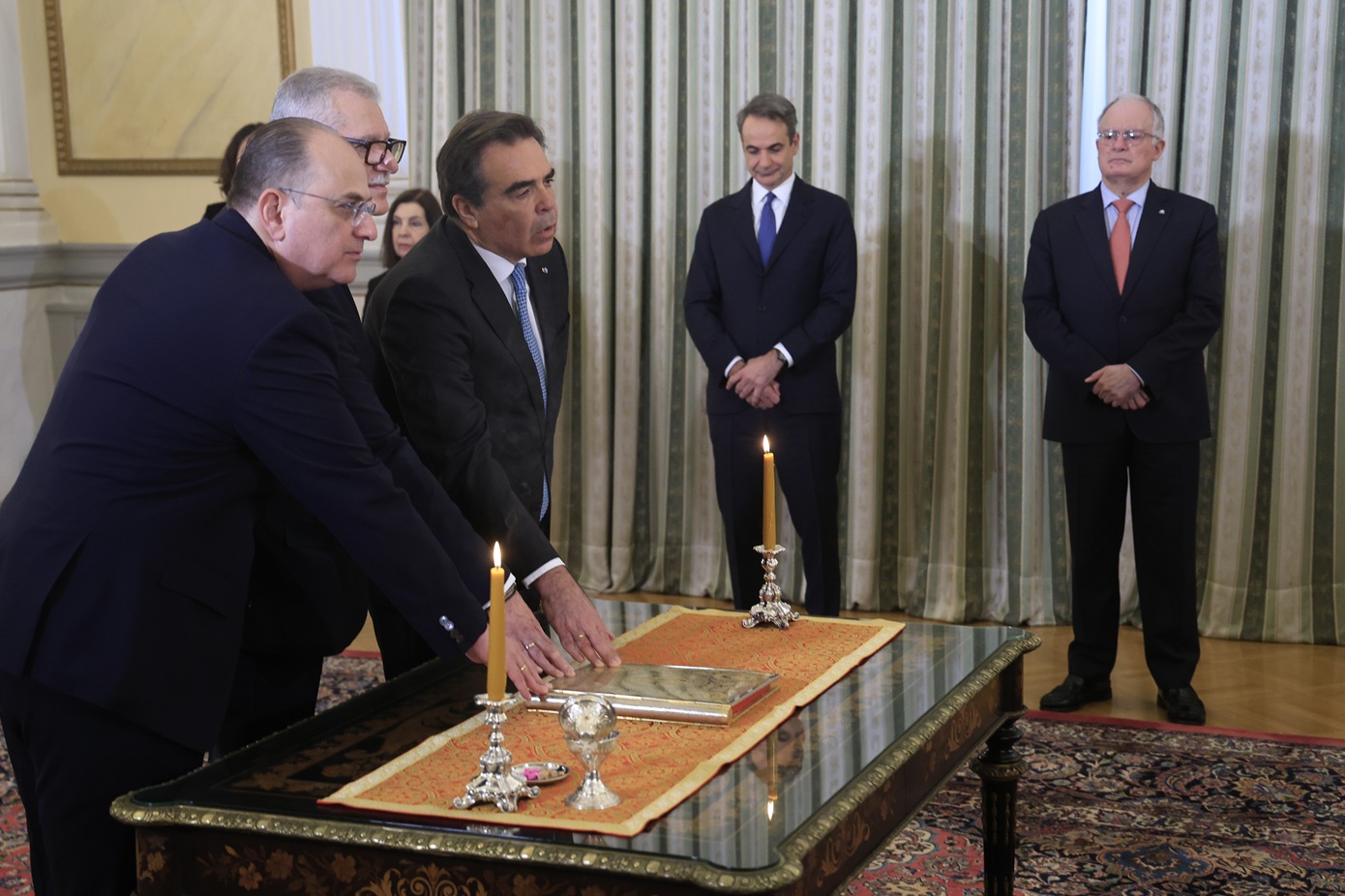 Ορκίστηκαν τα νέα μέλη της κυβέρνησης μετά τον ανασχηματισμό