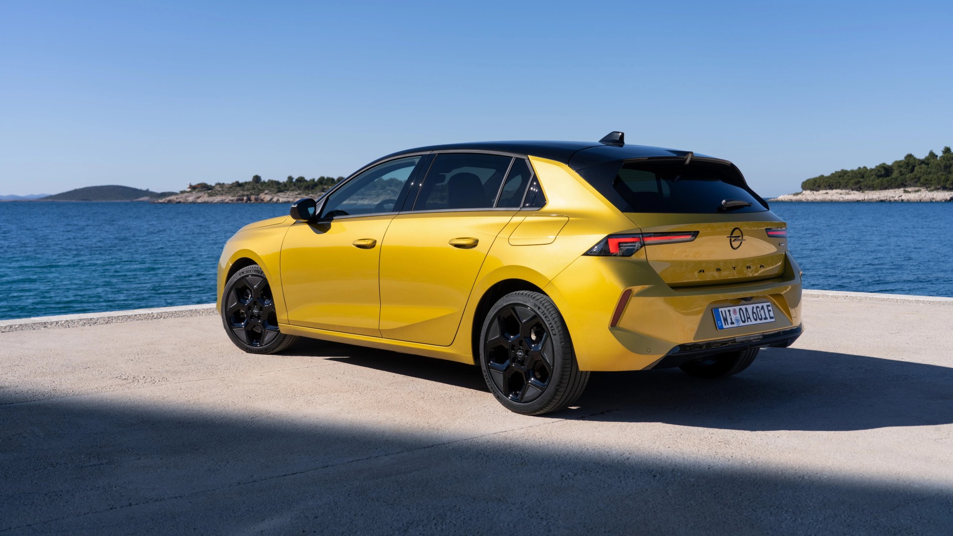 Opel: Το «κυνήγι καρχαριών» συνεχίζεται στο νέο Astra