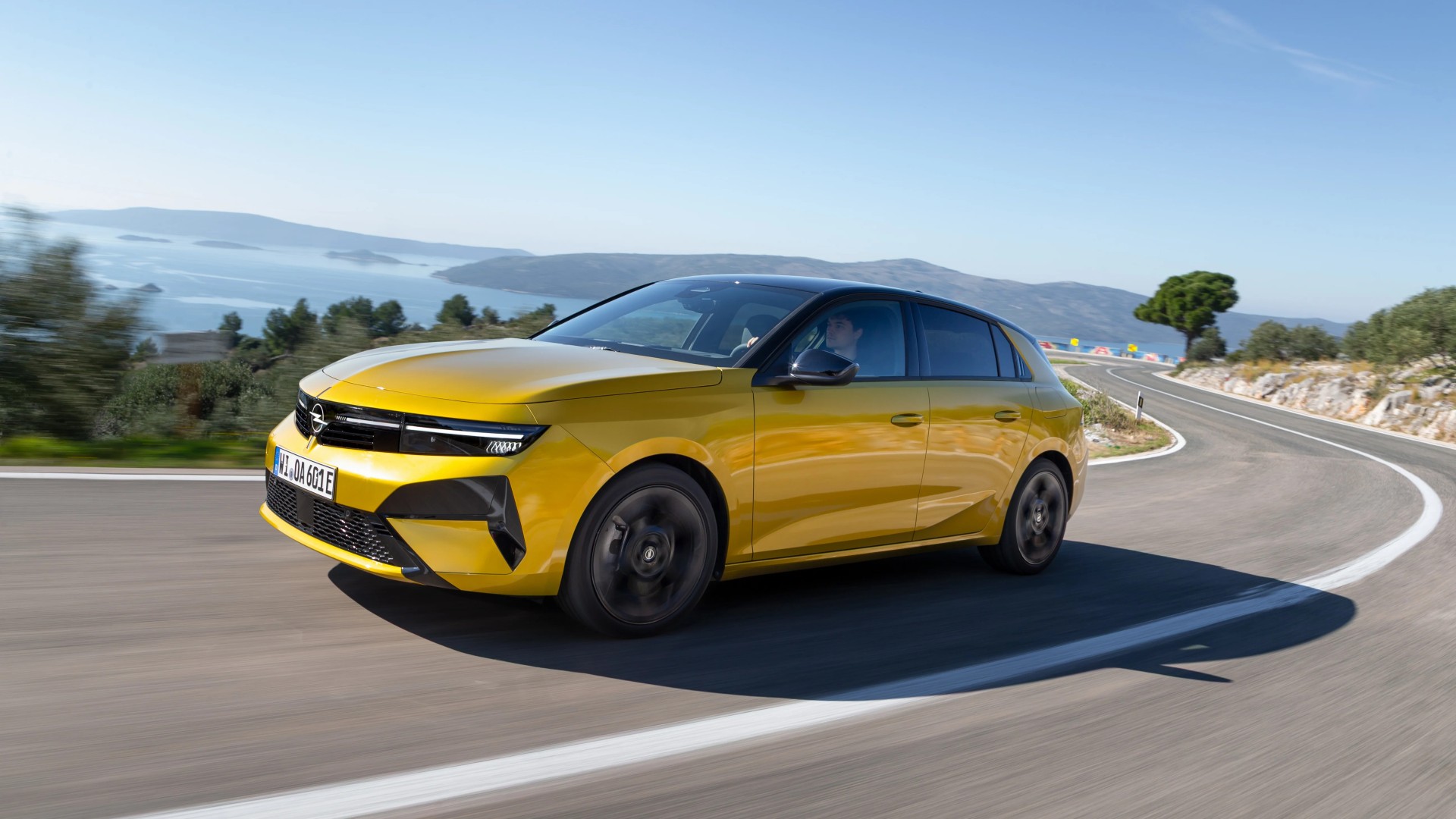 Opel: Το «κυνήγι καρχαριών» συνεχίζεται στο νέο Astra