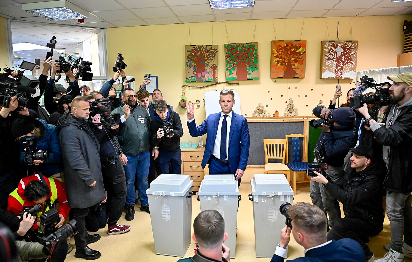 Εκλογές στην Ουγγαρία: Ήττα του Όρμπαν δείχνει το 20% της πρώτης καταμέτρησης &#8211; Ο Πέτερ Μαγιάρ κερδίζει από 110 έως 120 έδρες