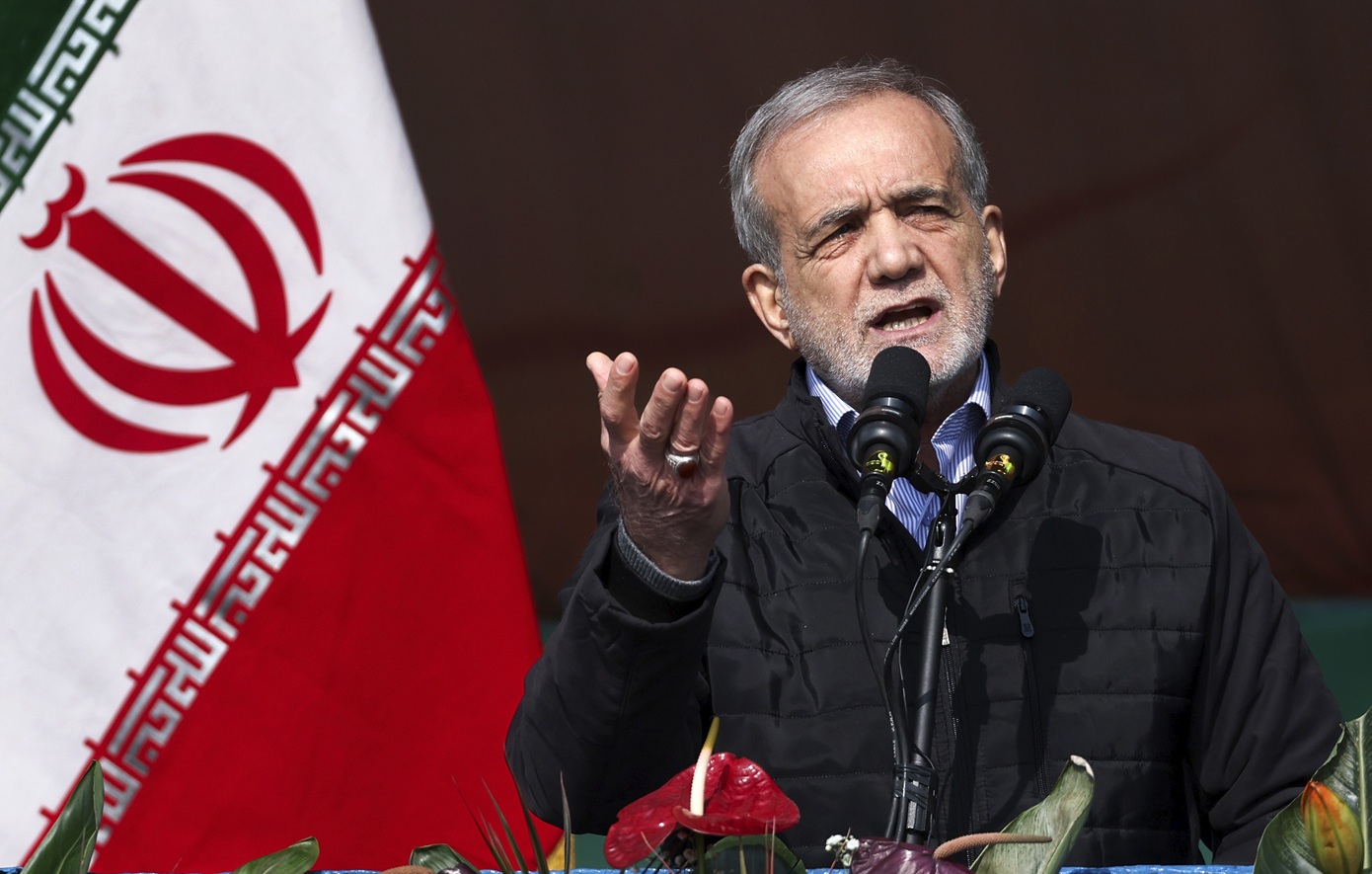 Οργή Πεζεσκιάν: «Υποκριτές» οι Αμερικανοί – Το Ιράν κλείνει τα Στενά του Ορμούζ και «βάζει βόμβα» στην εκεχειρία