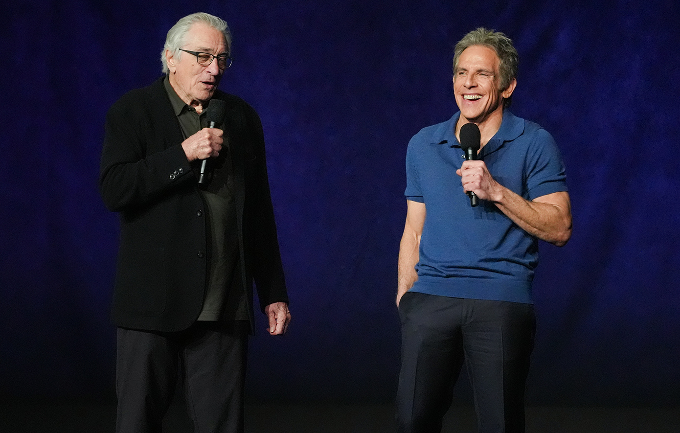 Αστέρες του Χόλιγουντ αντιδρούν στην επικείμενη συγχώνευση της Paramount και της Warner Bros