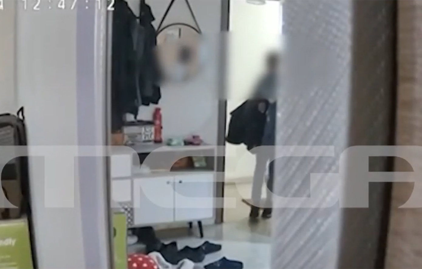 Βίντεο ντοκουμέντο από διάρρηξη στη Νέα Φιλαδέλφεια &#8211; Συμμορία γυναικών ορμάει και «γδύνει» σπίτια