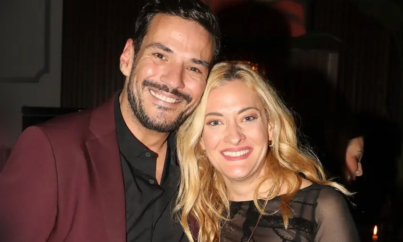 Κώστας Τσουρός και Ναταλία Αργυράκη στην Νάξο για την Ακολουθία του Επιταφίου και το έθιμο της περιφοράς του στη θάλασσα