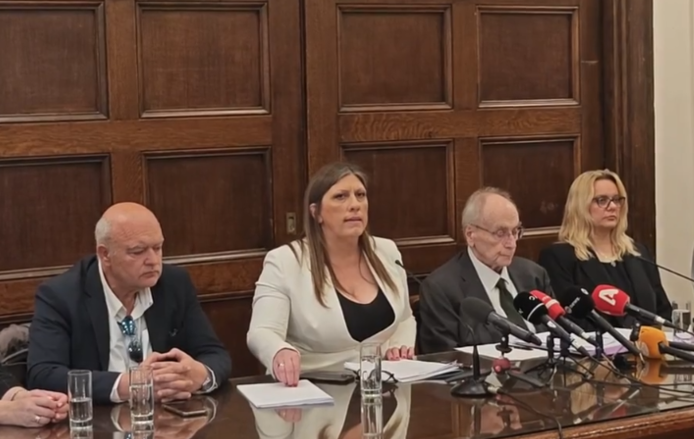 «Η δικαιοσύνη αποδείχθηκε αδύναμη» &#8211; Στηρίζουν την Κωνσταντοπούλου και τον πατέρα της συγγενείς θυμάτων των Τεμπών