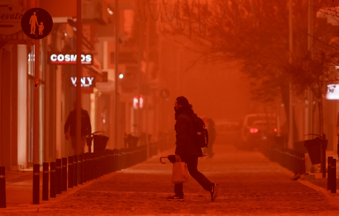 «Πνίγηκε» η Κρήτη στην αφρικανική σκόνη: Ιστορικό ρεκόρ ρύπανσης με τιμές – σοκ