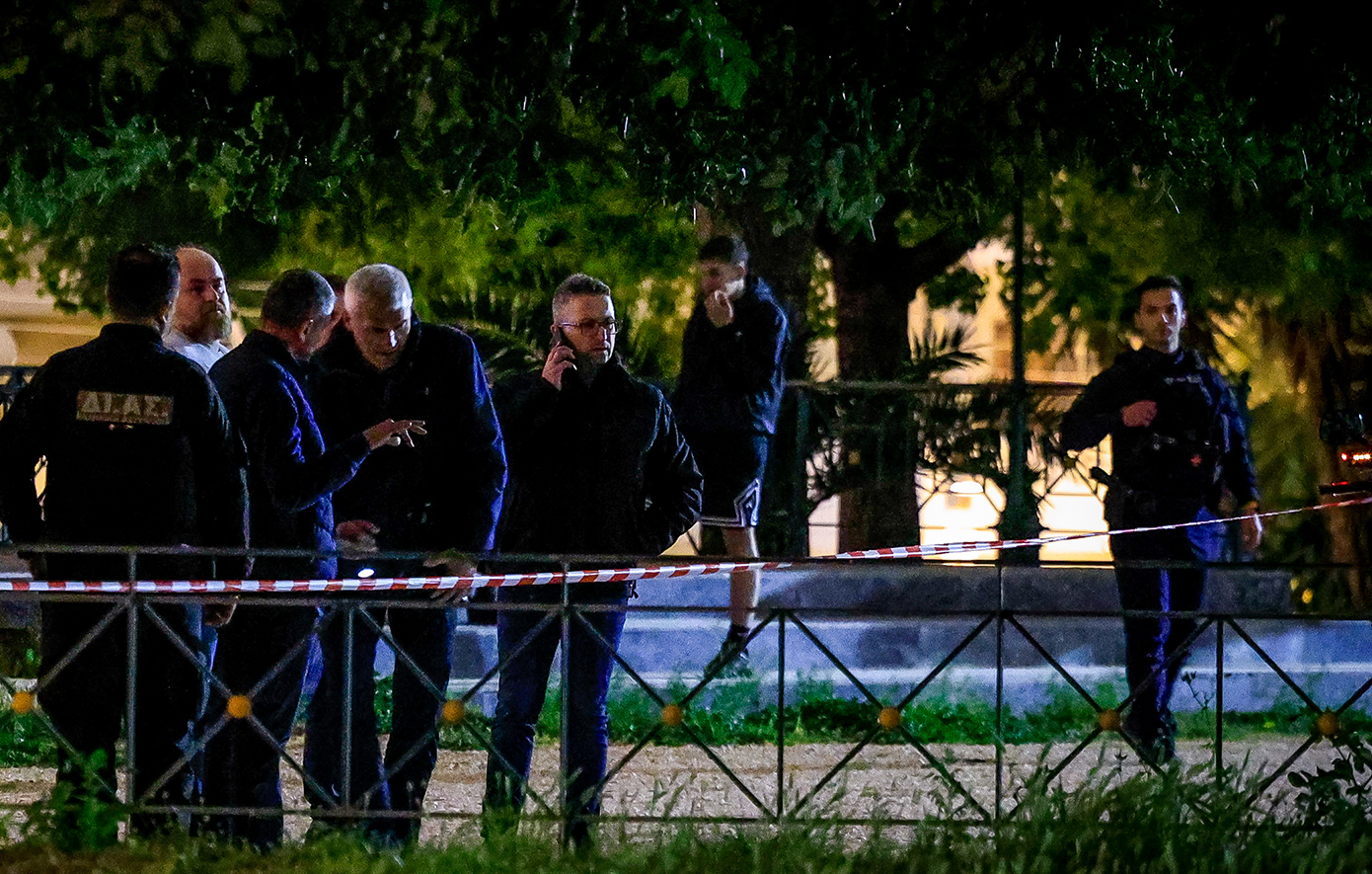 Νεκρός από μαχαίρι 25χρονος στον Άγιο Δημήτριο: Σπαρακτικές στιγμές στο σημείο, κατέρρευσε η μητέρα του