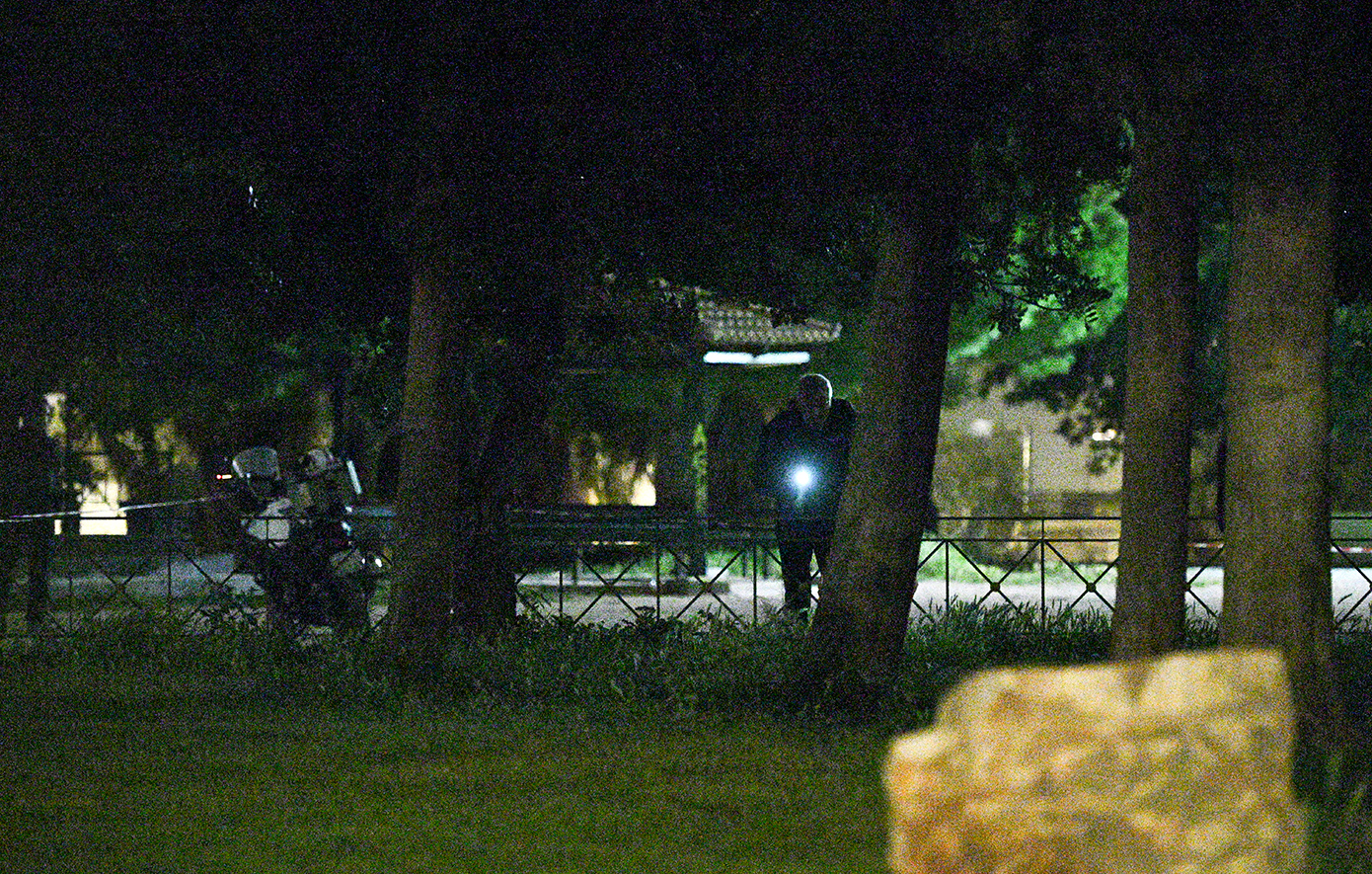 Δολοφονία γιου αξιωματικού της ΓΑΔΑ: Το «ελληνικό FBI» ψάχνει κάμερες, μαρτυρίες και τον μαχαιροβγάλτη που σκότωσε τον νεαρό