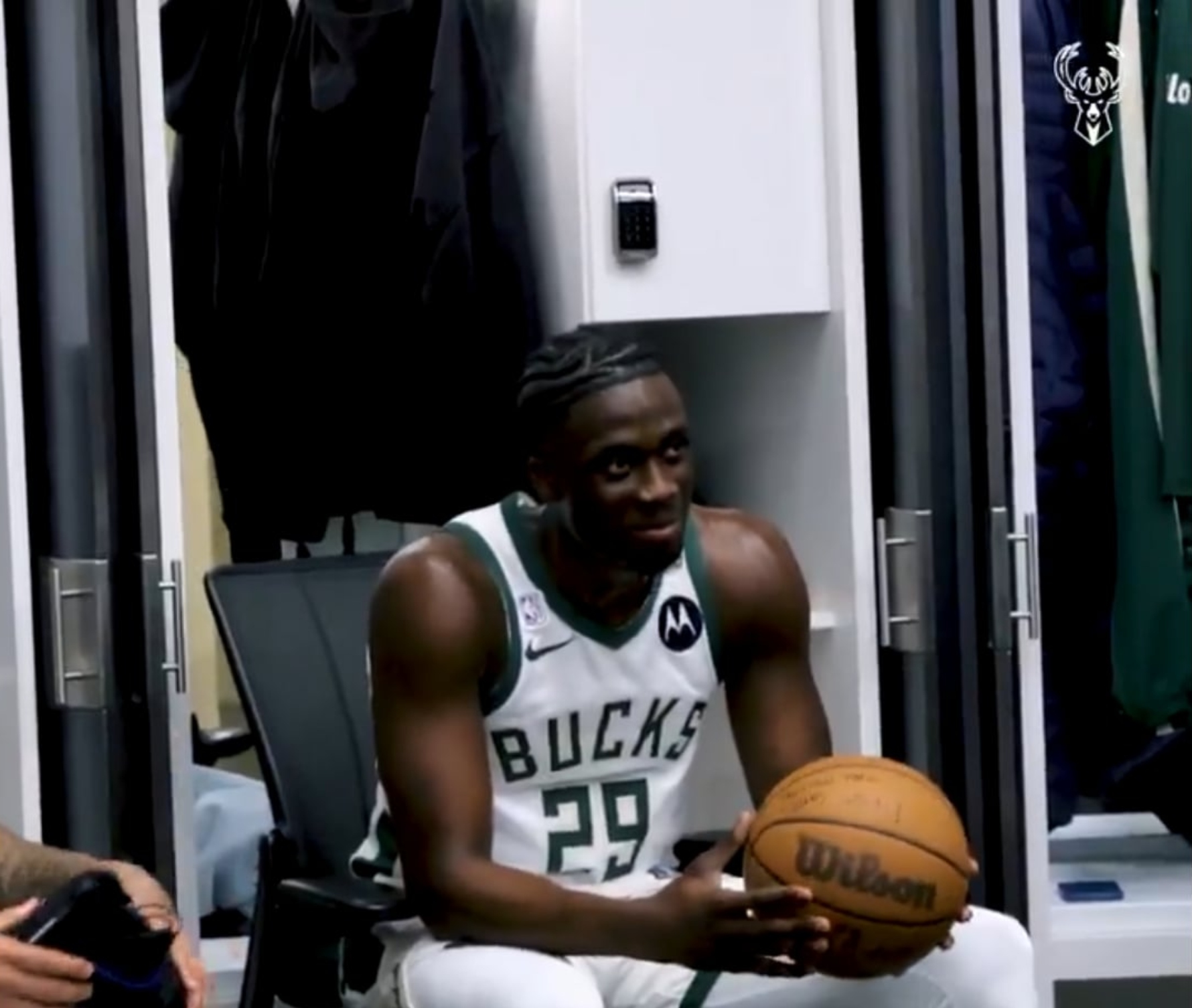 ΝΒΑ: Έγραψαν ιστορία οι «Αντετοκούμπρος», για πρώτη φορά τρία αδέρφια στο ίδιο ρόστερ