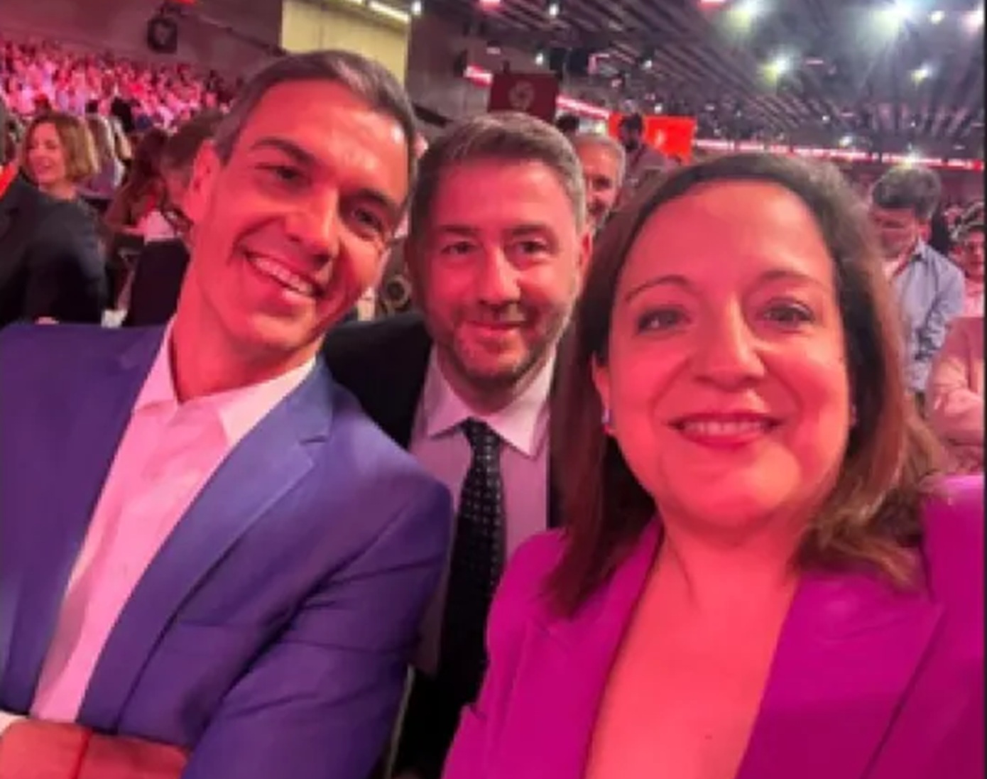 Στη Βαρκελώνη ο Νίκος Ανδρουλάκης &#8211; Η selfie με τον Πέδρο Σάντσεθ