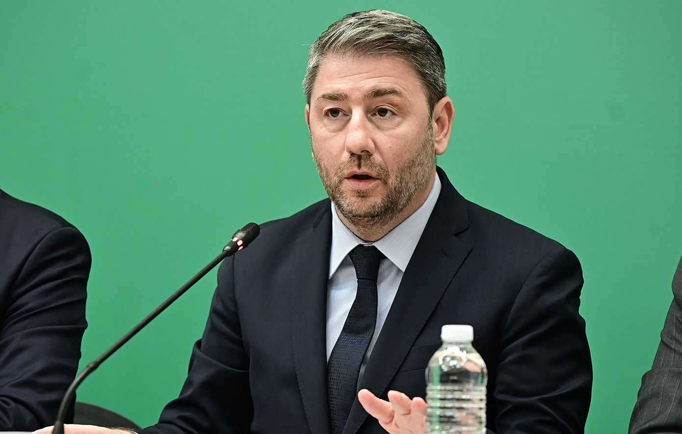 Έκτακτη διακοπή της συνέντευξης Ανδρουλάκη για τις υποκλοπές