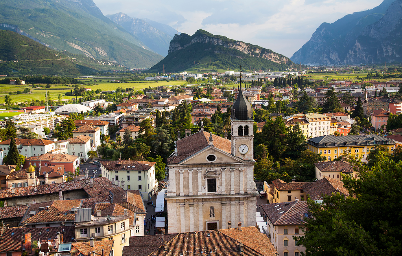 Arco: Εκεί που οι Άλπεις συναντούν τη μεσογειακή αρμονία