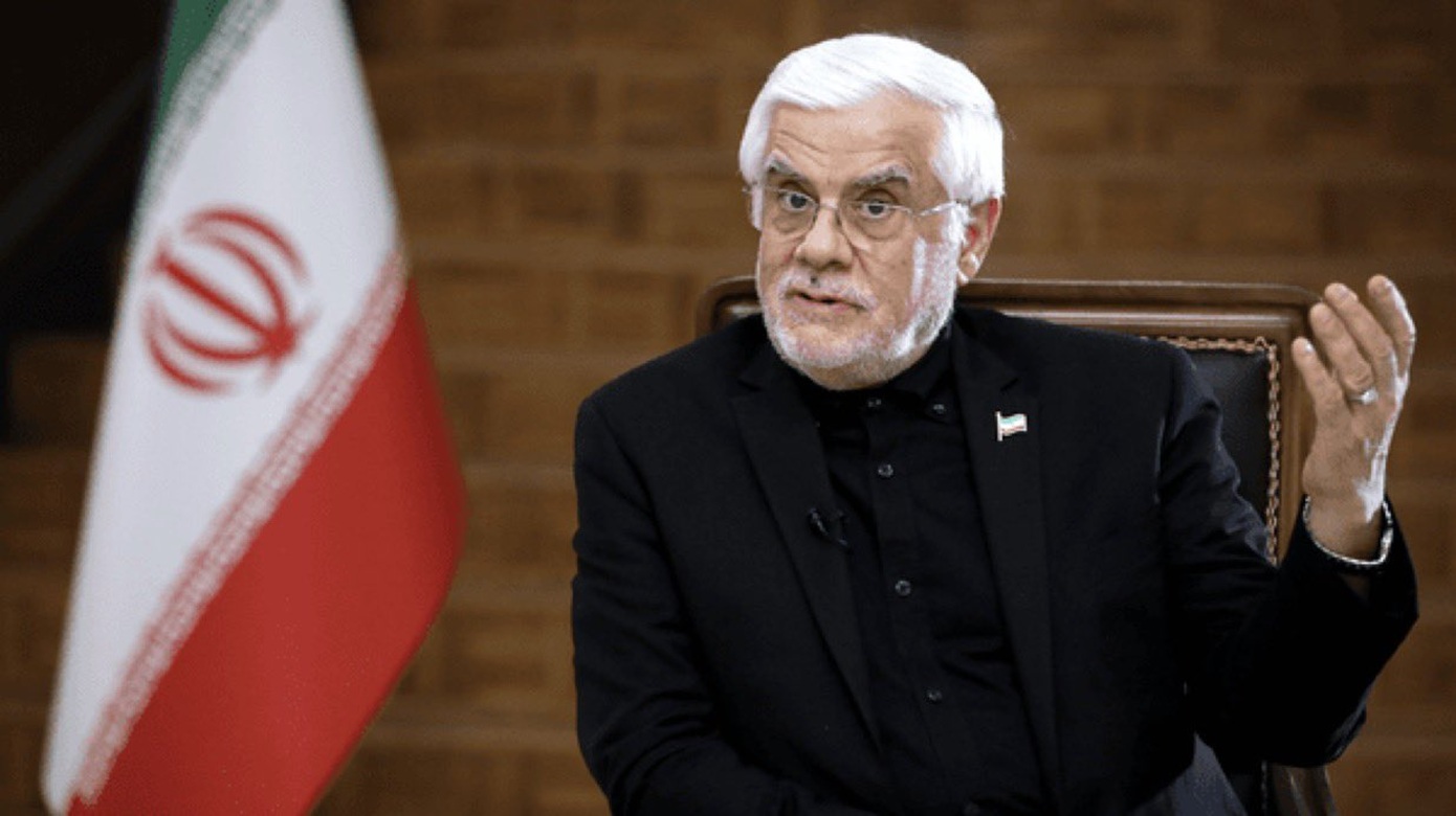 Ο Αντιπρόεδρος του Ιράν, Μοχάμαντ Ρεζά Αρέφ ειρωνεύεται τον πρόεδρο των ΗΠΑ: «Κολλημένος στη Λίθινη Εποχή ο Τραμπ»