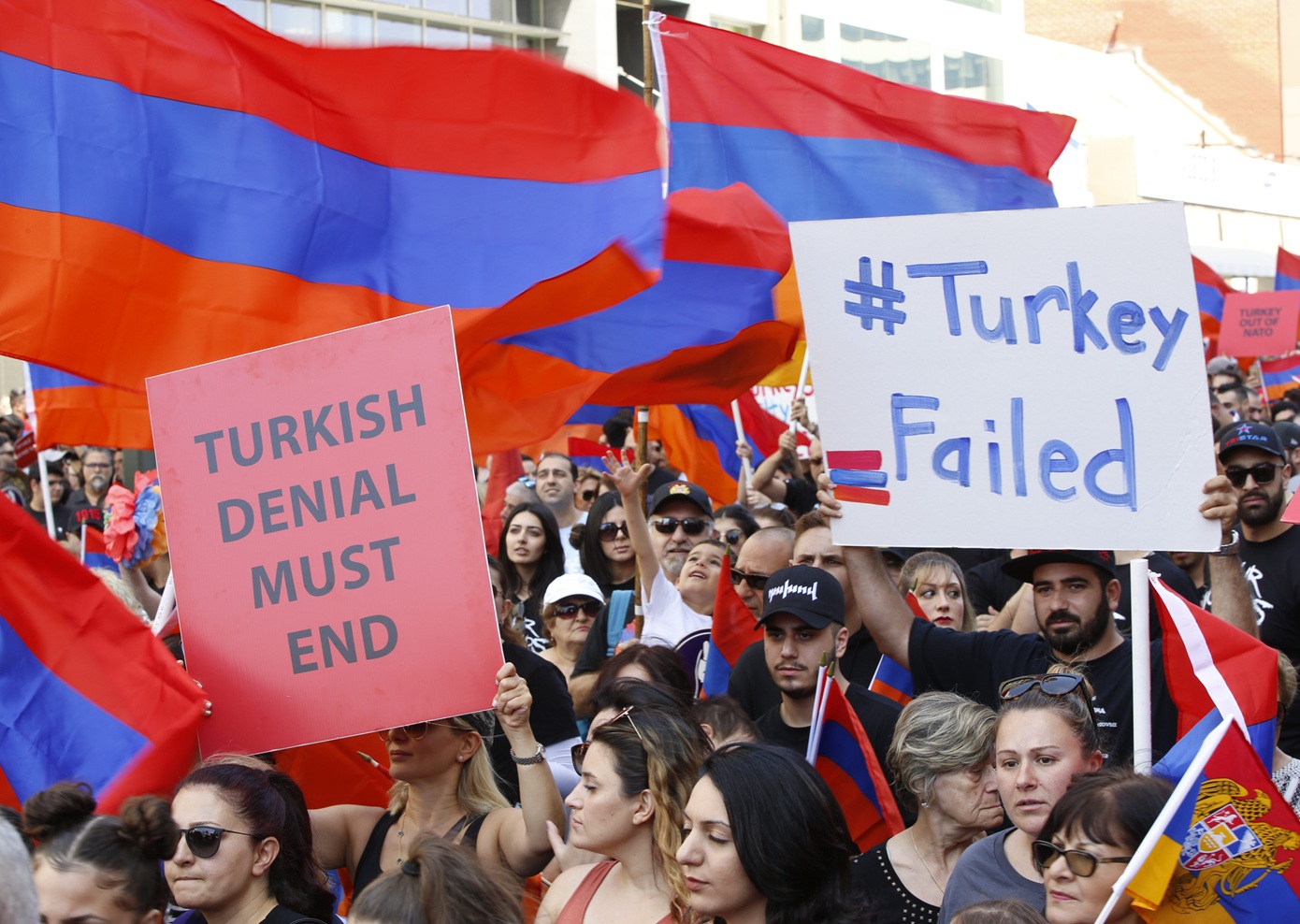 Οι Αρμένιοι δεν βλέπουν με καλό μάτι το ξεπάγωμα των σχέσεων με την Τουρκία