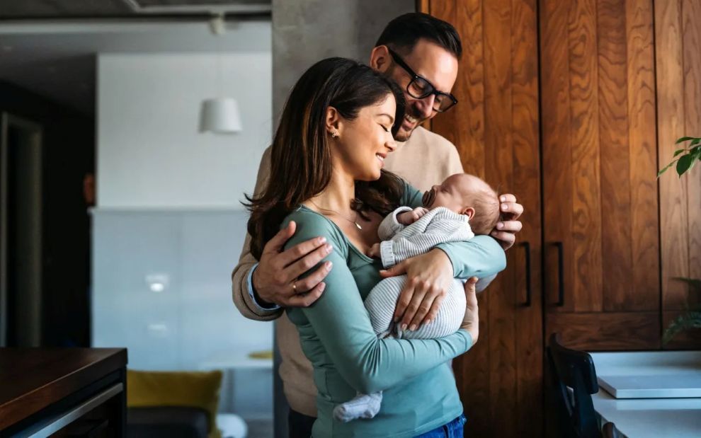 Σε ποιον θα μοιάζει το μωρό; Τι αποκαλύπτουν η επιστήμη και τα γονίδια