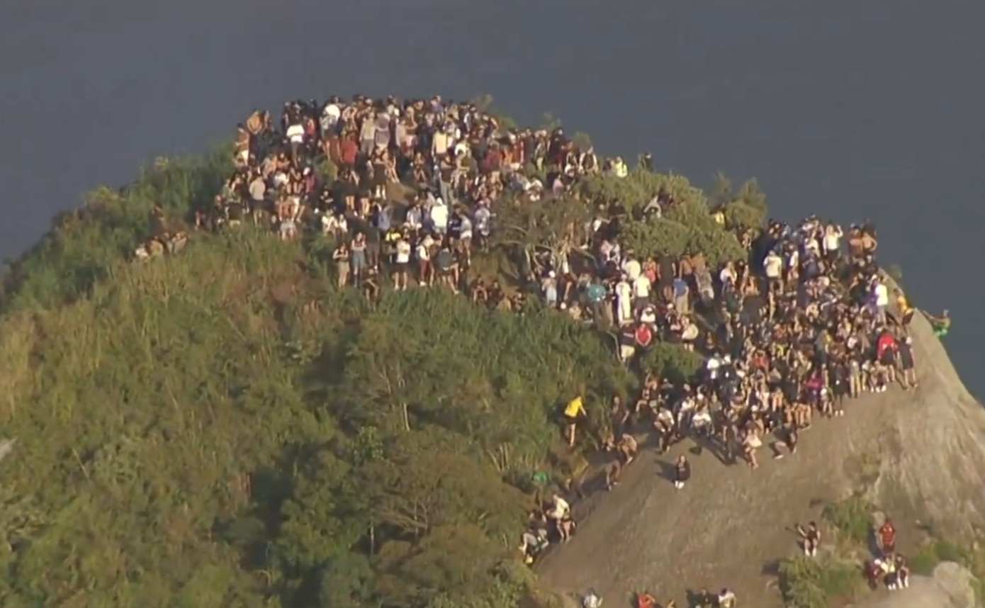 Αστυνομική επιχείρηση σε φαβέλα «παγίδευσε» πάνω από 200 τουρίστες σε βουνοκορφή στο Ρίο ντε Τζανειρο