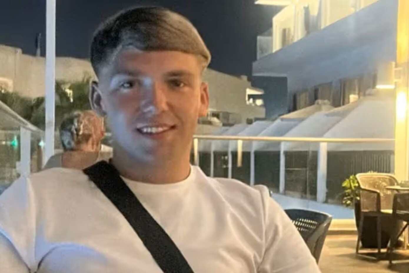 Σε τεχνητό κώμα 21χρονος Βρετανός στρατιώτης που είχε τροχαίο με γουρούνα στη Ρόδο