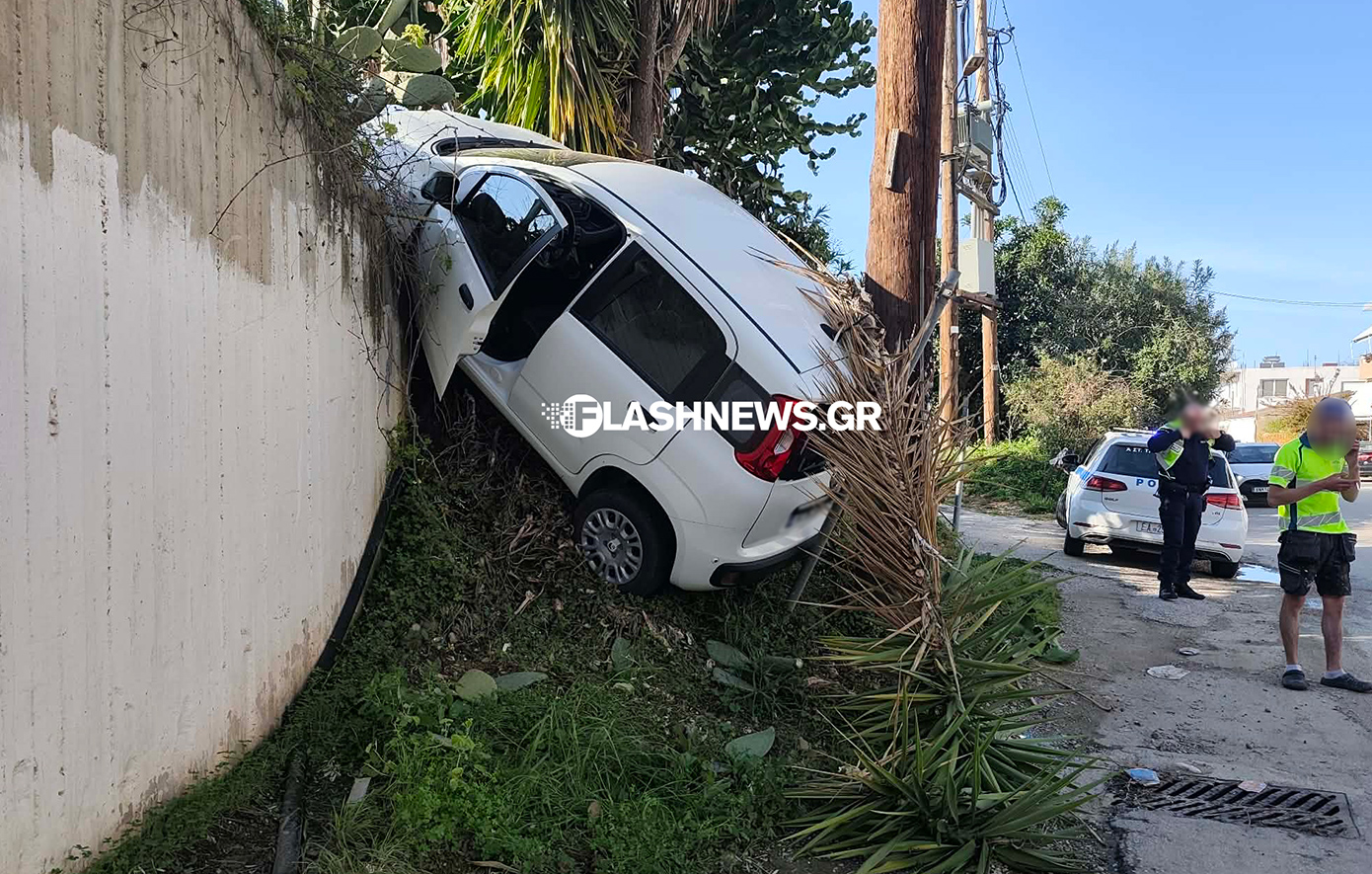Χανιά: «Βουτιά» για αυτοκίνητο στην έξοδο του κόμβου Μουρνιών