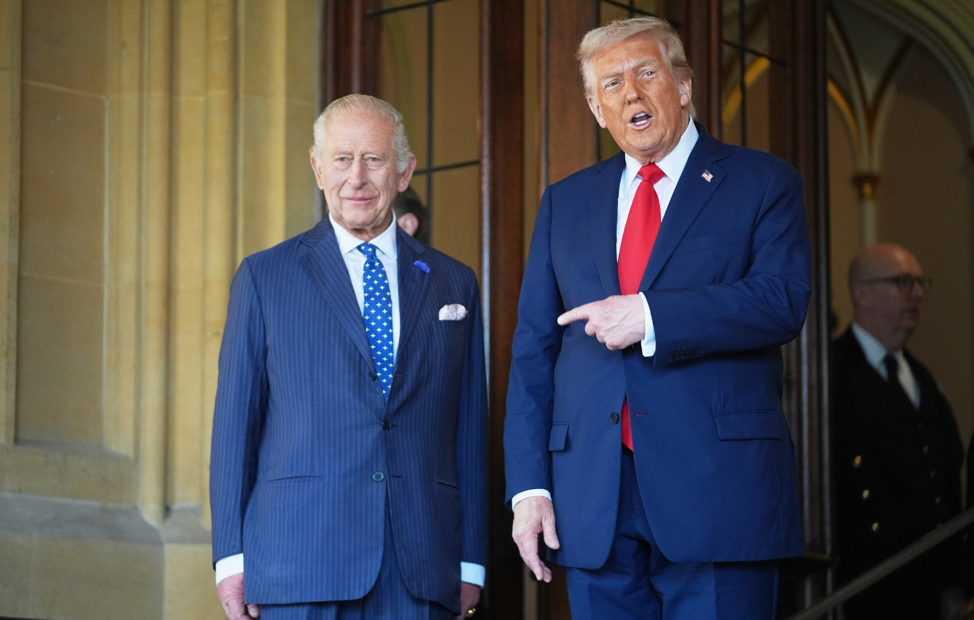 Ντόναλντ Τραμπ: «Πραγματικός τζέντλεμαν ο Κάρολος» – Η σύγκριση με τη βρετανική κυβέρνηση που προκαλεί σάλο στη Βρετανία