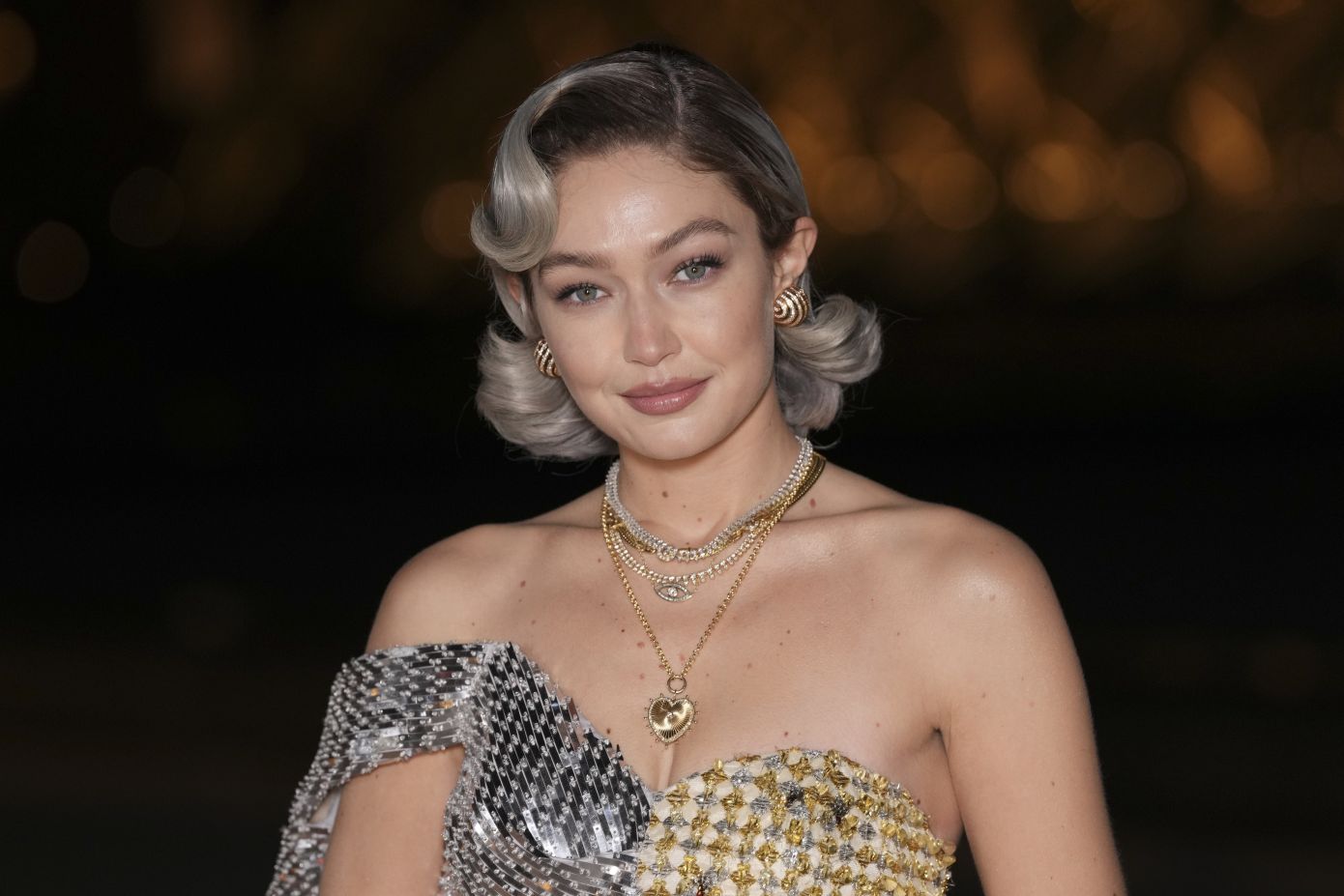 H Gigi Hadid υιοθέτησε ένα νέο hair look και μάλλον θα το ακολουθήσουν όλες οι γυναίκες του πλανήτη- Ηθικός αυτουργός ο Δημήτρης Γιαννέτος