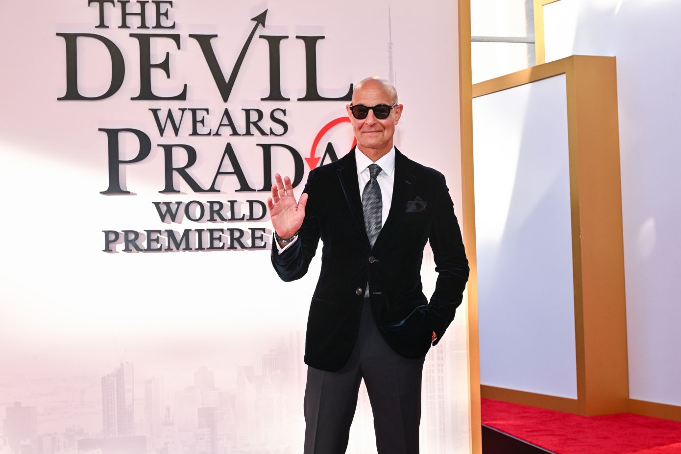 Τα γυαλιά ηλίου που φόρεσε ο Stanley Tucci στην πρεμιέρα της ταινίας «The Devil Wears Prada 2» είναι το απόλυτο ανδρικό αξεσουάρ του 2026