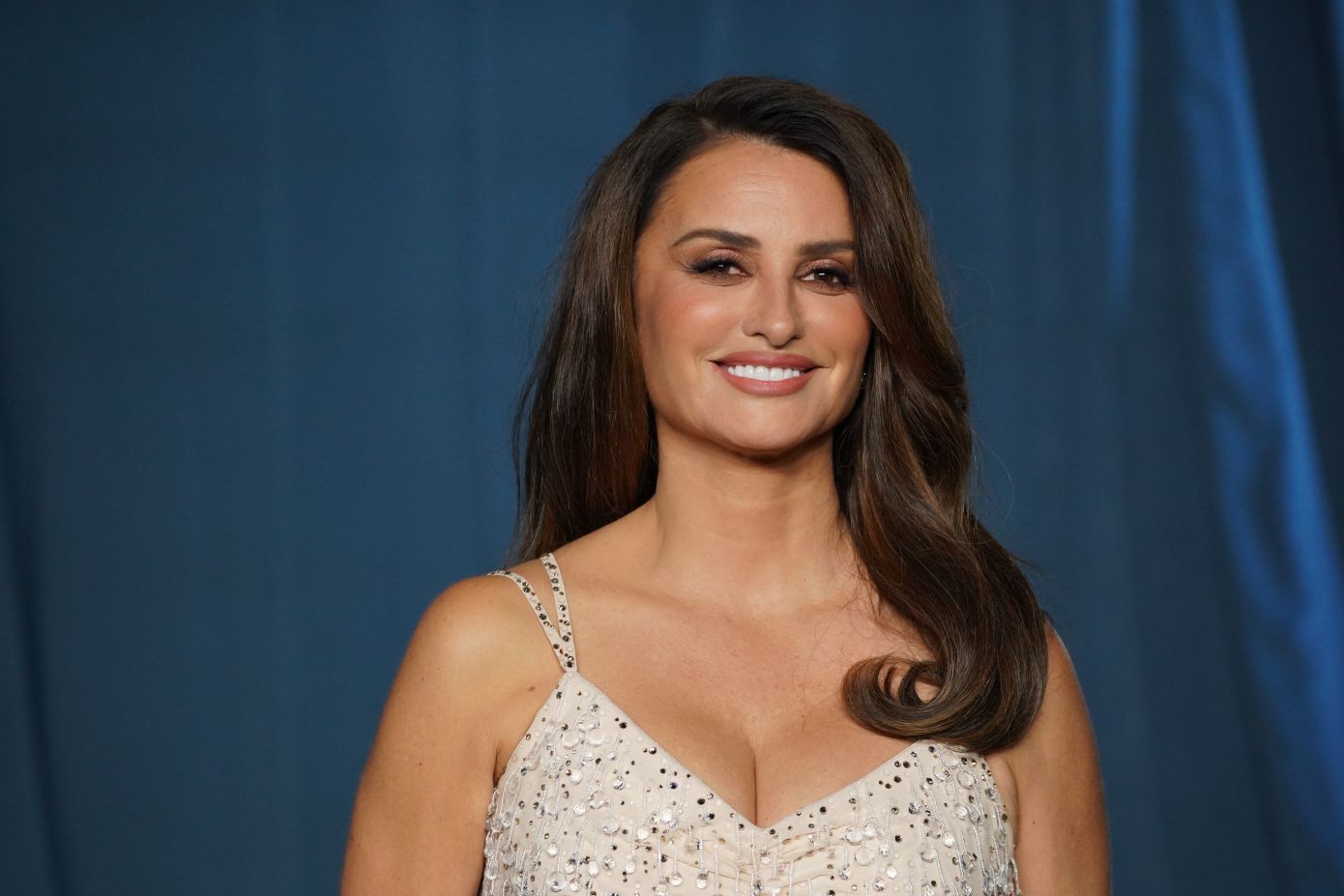 Έγινε κι αυτό: Αγνώριστη η Penélope Cruz με πλατινέ ξανθά μαλλιά